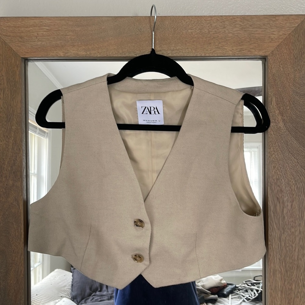 Zara Size M Cropped Vest